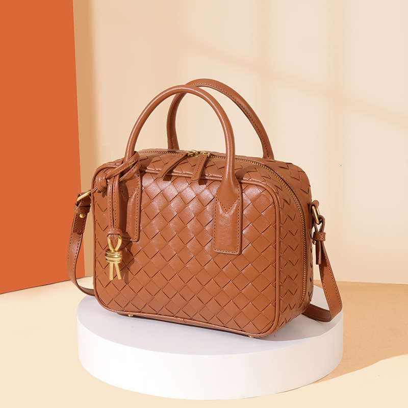 Classic New Boston Women's Woven Single Shoulder Crossbody Double Handle High-end Feel Handheld Small Square Bag