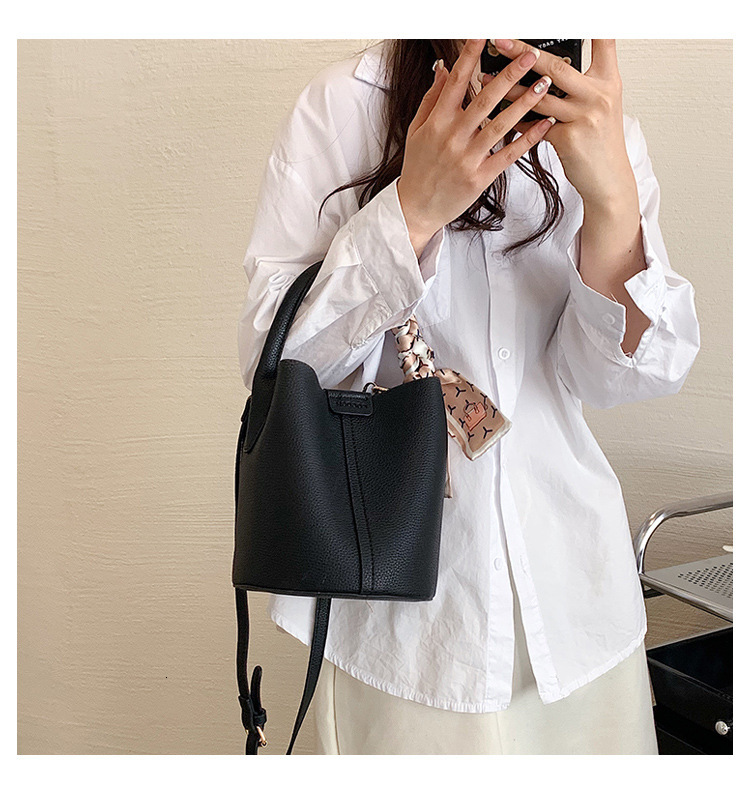 Lychee texture soft leather women's handbag retro trendy style autumn Bag new fashion niche shoulder bag light luxury designer bag