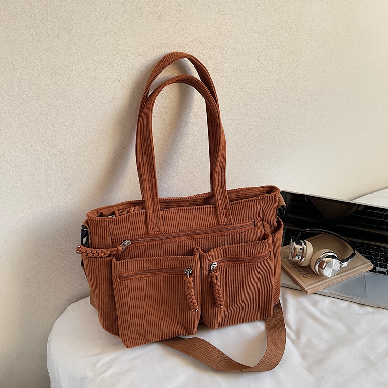 Ladies' elegant casual large capacity shoulder bag, simple and fashionable commuting ladies' crossbody bag, student lightweight crossbody ba