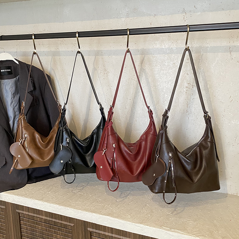 Elegant, luxurious, fashionable shoulder bag with large capacity, new minimalist shopping and commuting backpack, student leisure, youth, lightweight 