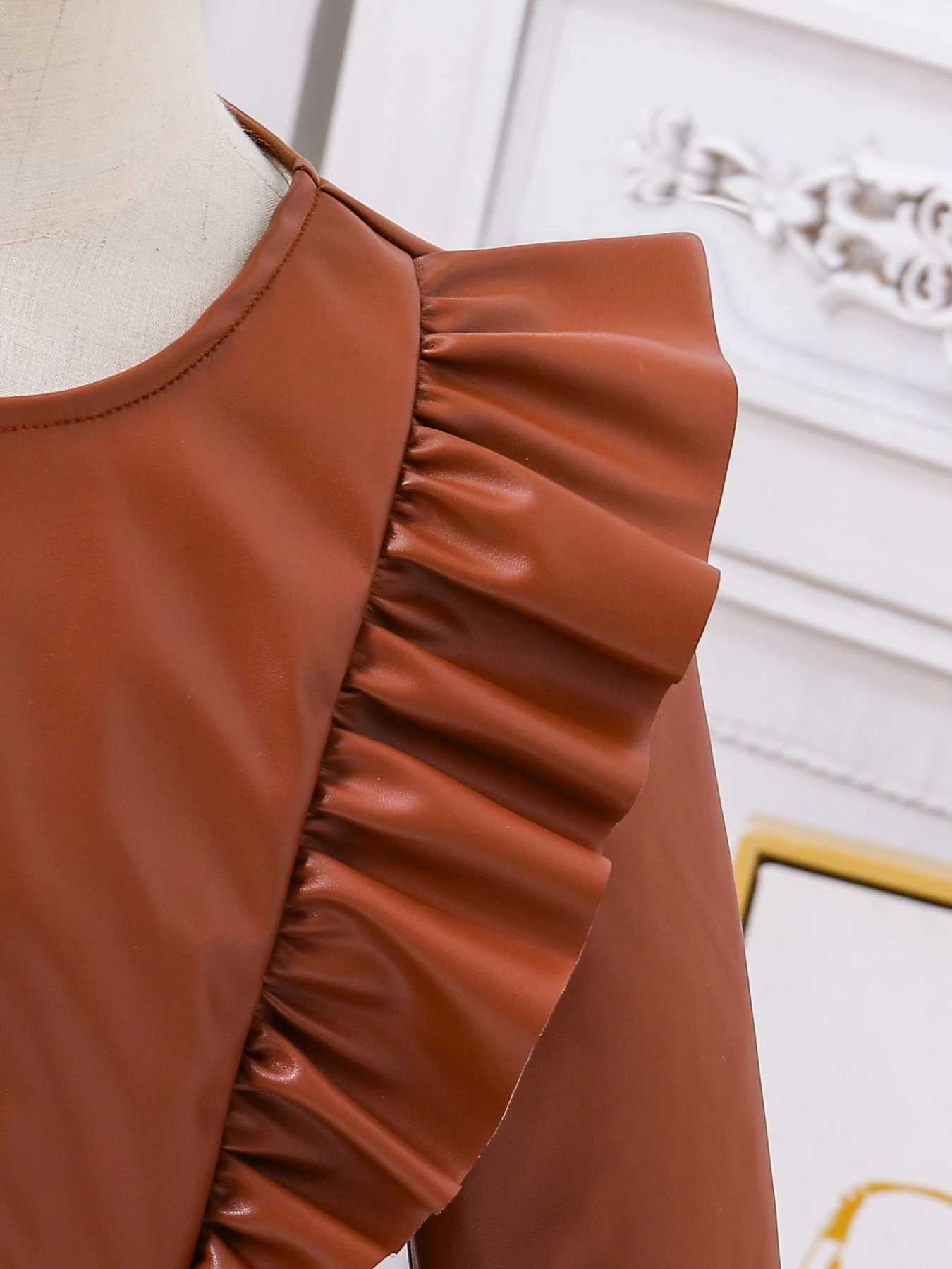 Girls Spring and Autumn Dress Set New Childrens Princess SkirtPU Leather Vest 2piece Set L250926PUQG