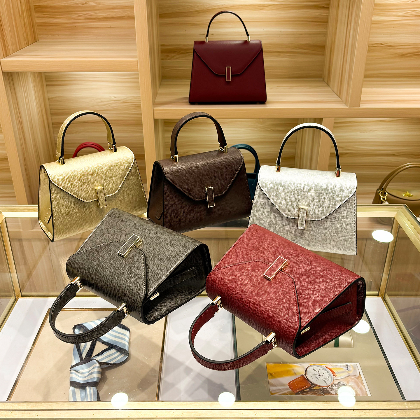 2025 new Designer bags niche same temperament portable women's bag shoulder messenger bag