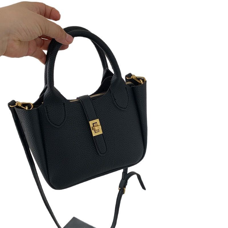 Women's new shoulder bag French style niche design retro style handbag autumn fashion bucket bag light luxury designer bag