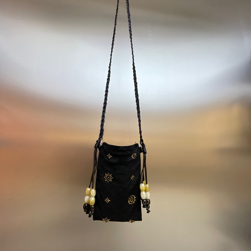 New retro suede bead embroidered handbag for women's shoulder bag with trendy niche design, autumn Chinese style light luxury designer bag