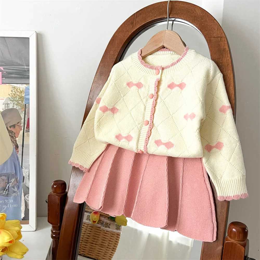 Winter Autumn Baby Girls Flower Sweater Knitted Skirts 2 Pcs Sets Kids Clothes Knitwear Toddler Girls Pullovers Outerwear Coat L250926N2M8