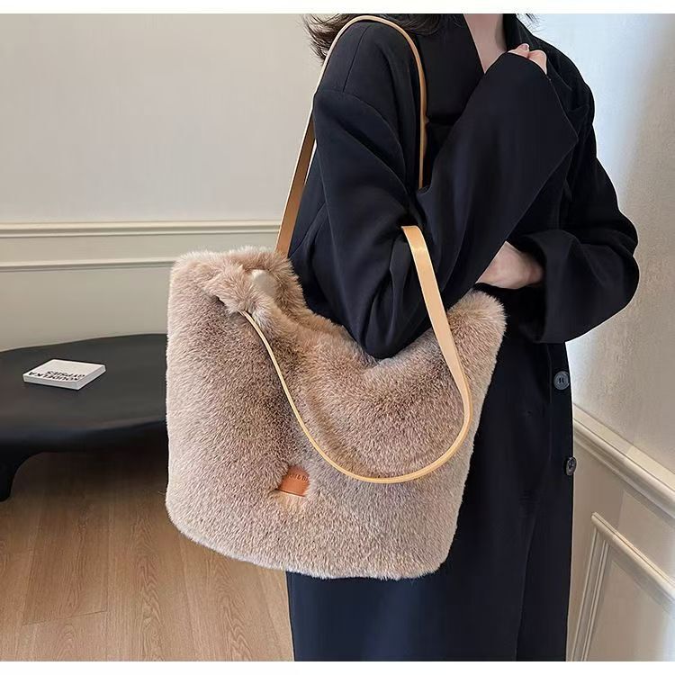 Autumn women's shoulder bag new niche design furry Bag design fashionable personality atmospheric style simple handbag light luxury designer bag