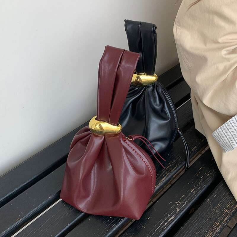 Best Seller Designer 2025 Versatile Pleated Cloud For Women, Textured Niche Design Handbag, Ins Popular Commuter Small Tote Bag