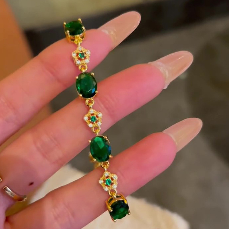 Gold - Toned Green Gemstone Bracelet With Crystal Flower Accents Delicate Daily & Elegant Jewelry Gift For Her High - Quality And Charming Accessory