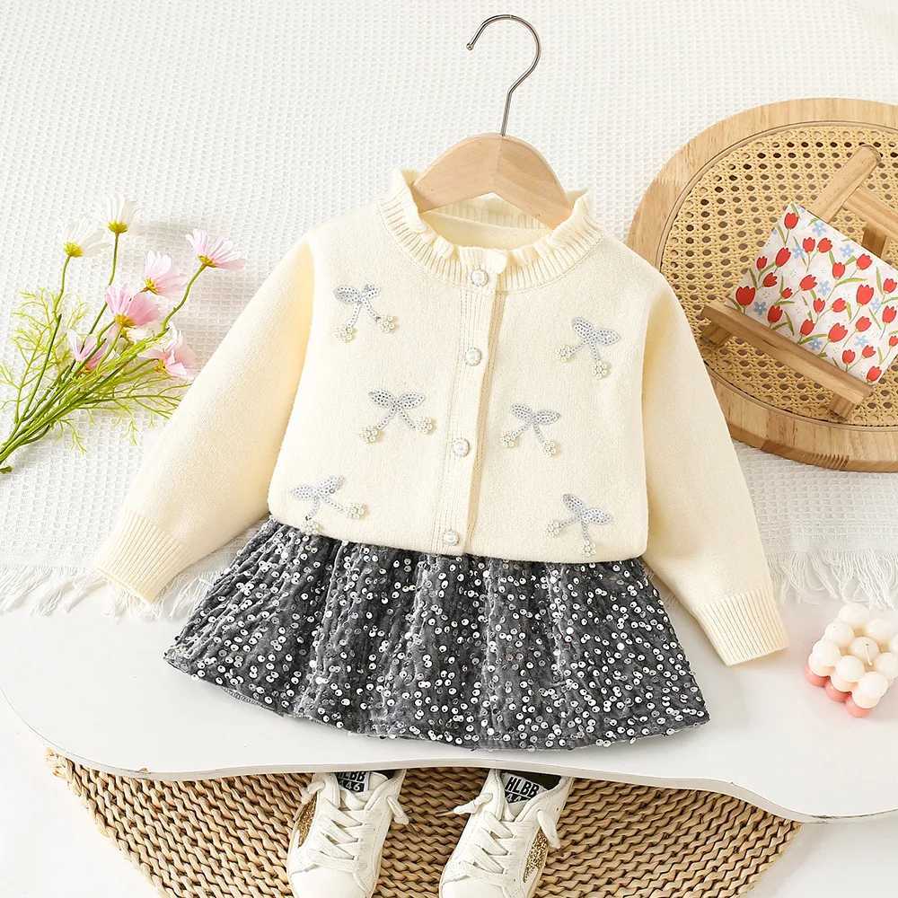 New Fashion Girls Pearl Rhinestones Knitting 2Pcs Sets for 18Ys Childrens SweaterSkirt Kids Classic Tweed Suits 2025 Outfits L250926WYS5