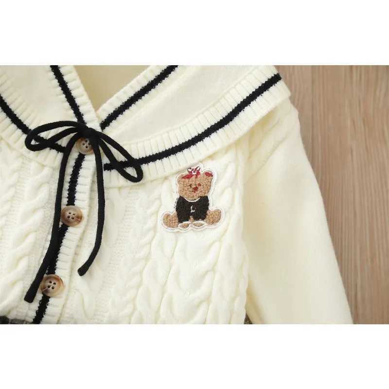 Kids Jumper Set Spring and Autumn Korean Fashion Girls Bow Cartoon Bear SweaterSkirt Autumn College Style Girls Clothing Set L250926CFHM