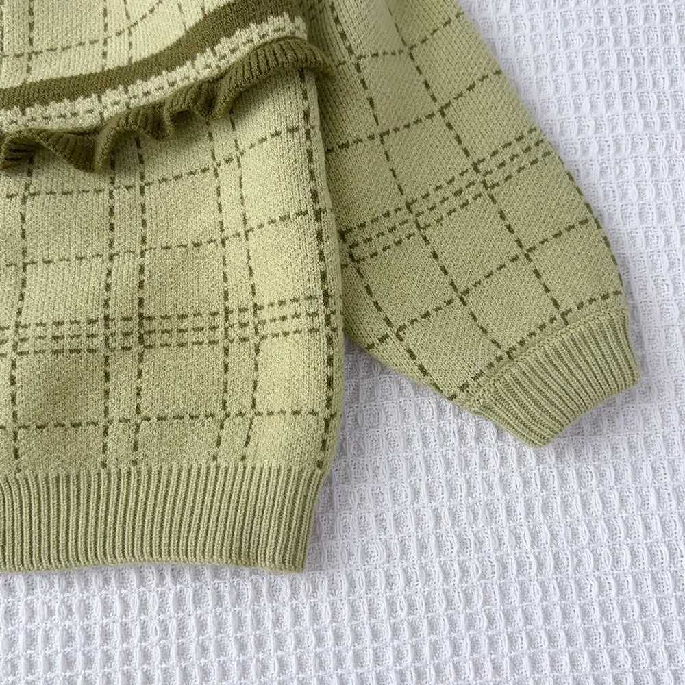 Winter Single Breasted Cardigan Top Cute Flower Girl Outfit Childrens Sets Green Plaid Lace Lapel Sweaterpleated Skirt Sets L250926NTHL