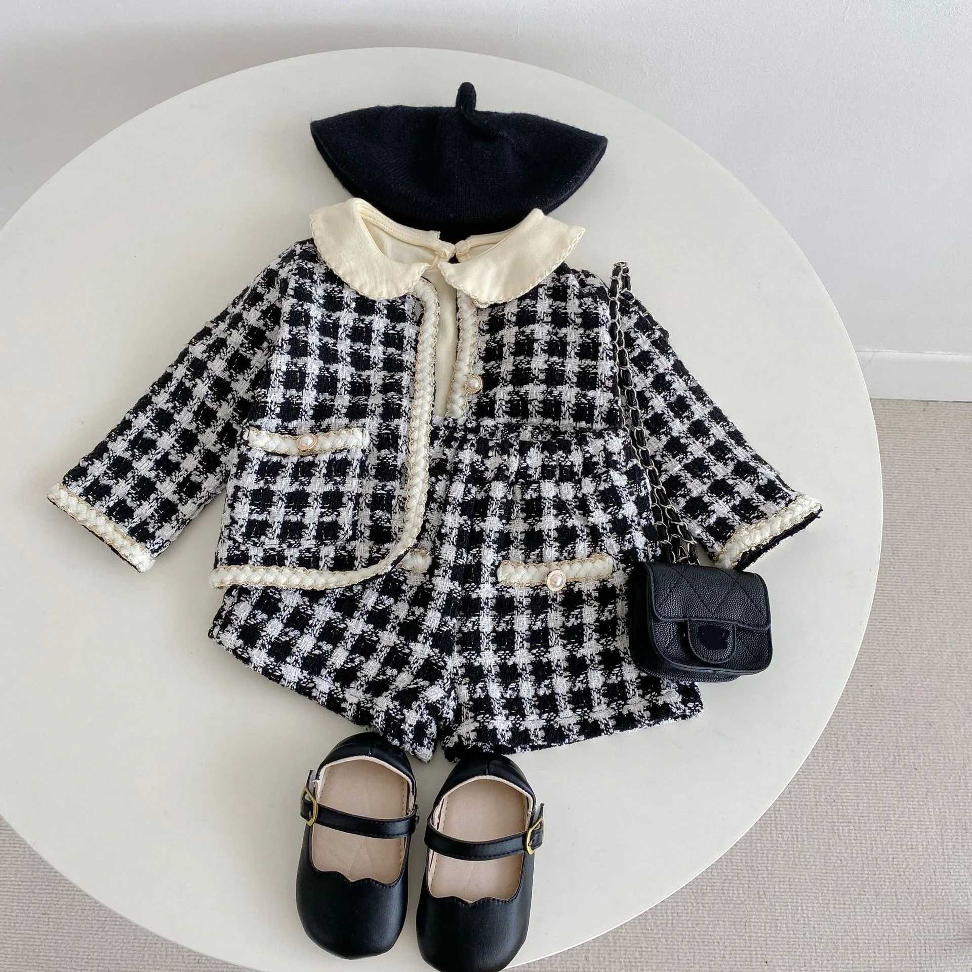 New autumn baby clothes for 24 years old baby girl suit black and white plaid longsleeved coat shorts L250926SPIT