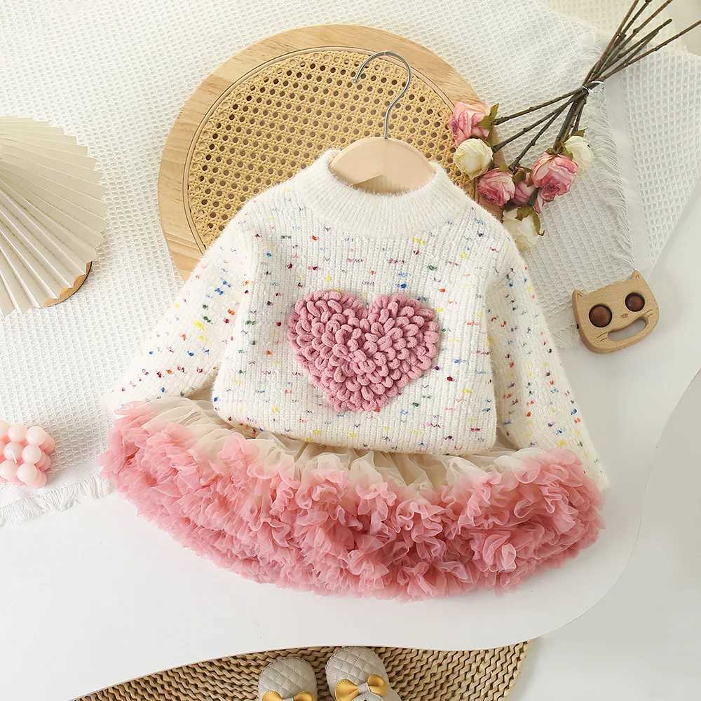 2025 New Kids Clothing Set 2 PCS Sweater Suit 3D Heart Knit Pullover And Tulle Skirt Girls Clothing Set L250926Y77I