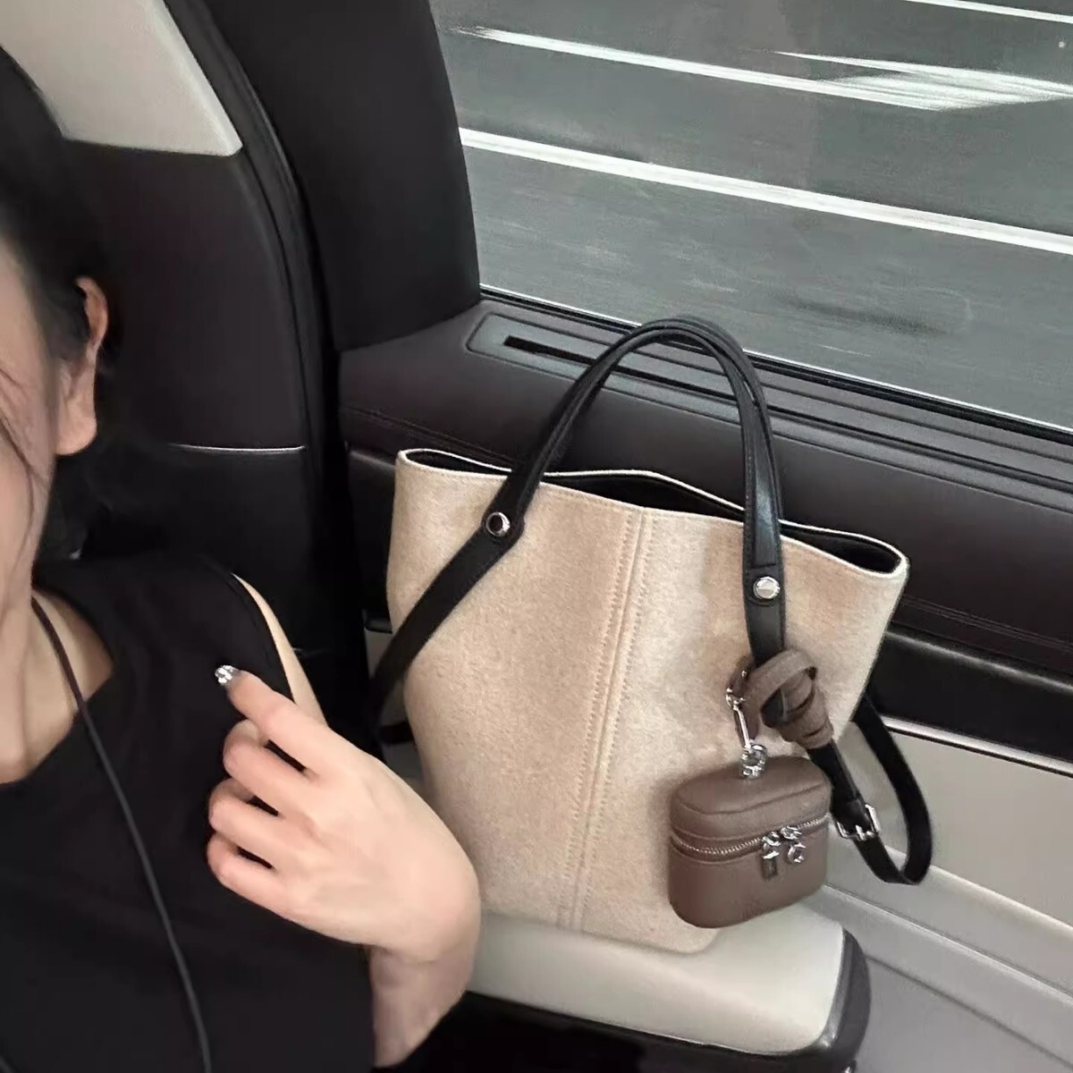 New niche design shoulder bag autumn women's handbag fashion design retro large capacity trendy bucket bag Bag light luxury designer bag