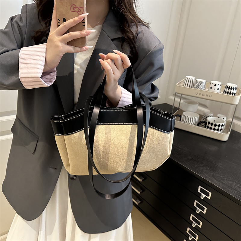 French style light luxury retro women's luxury bag fashion shoulder armpit bag commuting bag designer bag women's shoulder bag