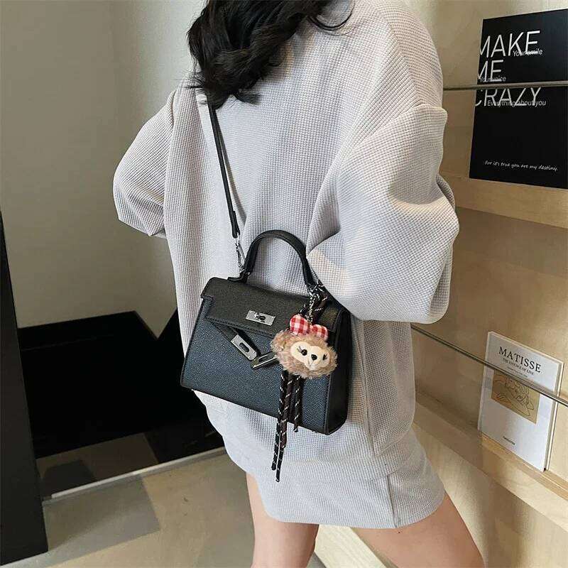 High-End Unique Minimalist Crossbody Handbag For Women With Vintage Fashionable Letter Leather And Spacious Commuter