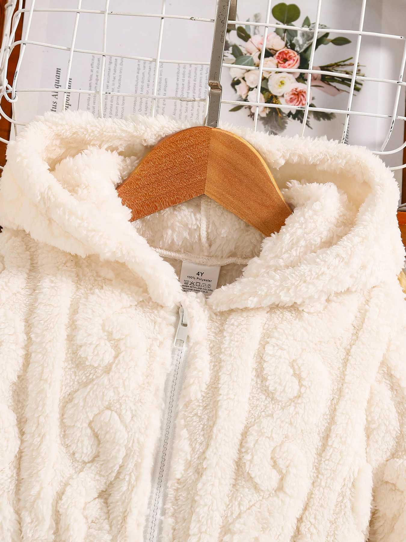 Spring and autumn new girls fashion home outdoor casual clothing childrens knitted hooded coral velvet white coat 4Y8Y jacket L250926B690