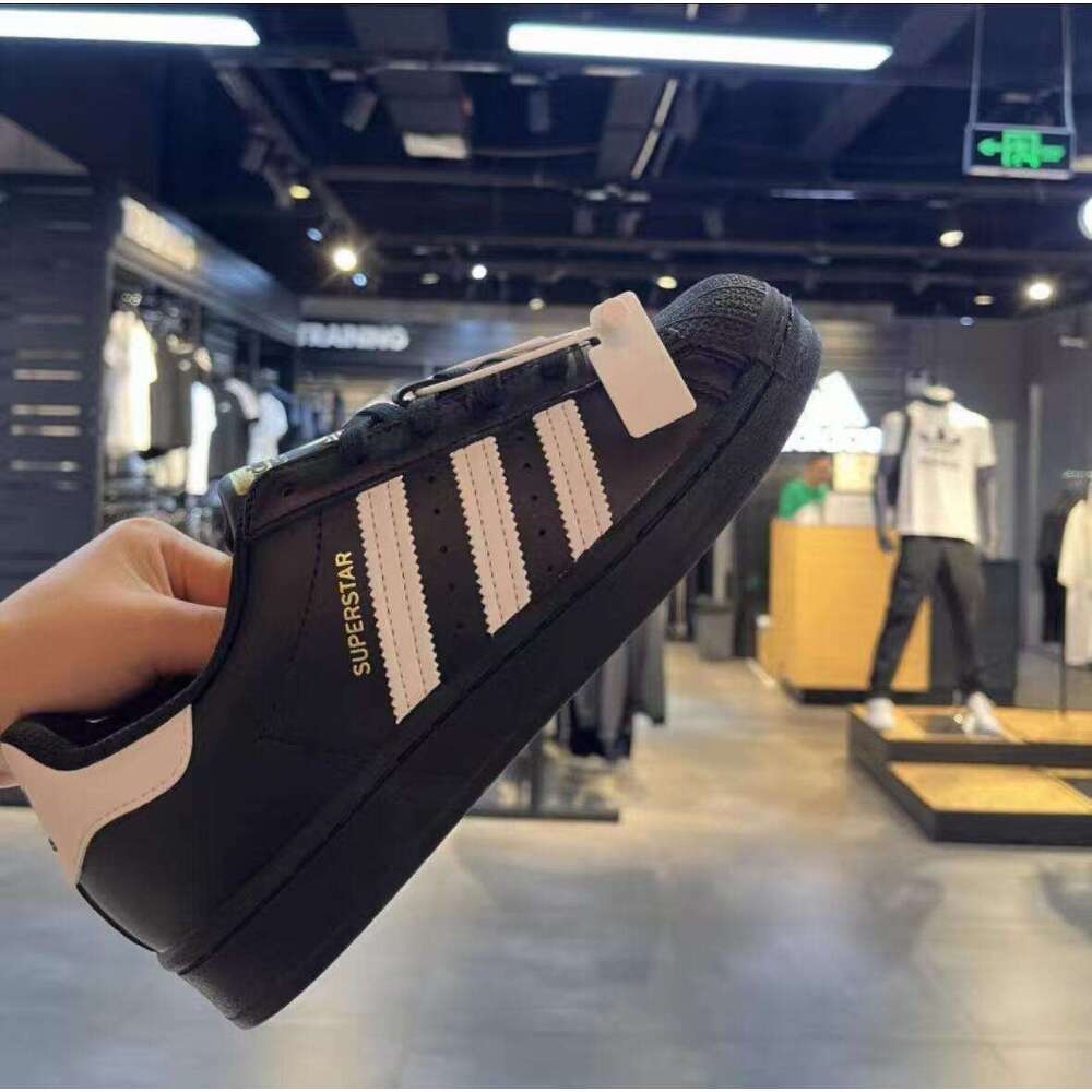 Classic Shell Toe Three Stripes Black White Gold Label Ins Versatile Couple Casual Unisex Sneakers Trade 4b