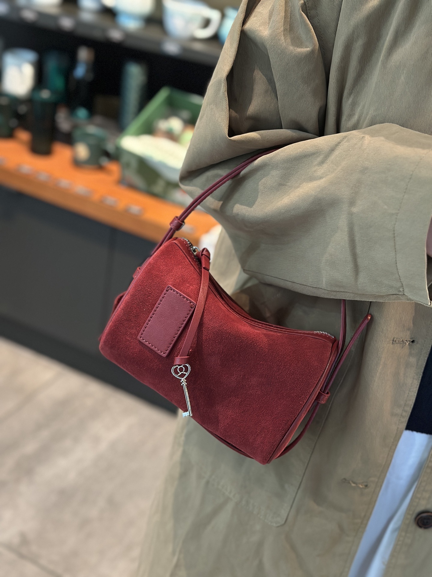 Designer women's pen holder bag 2025 new multifunctional handbag suede shoulder crossbody bag