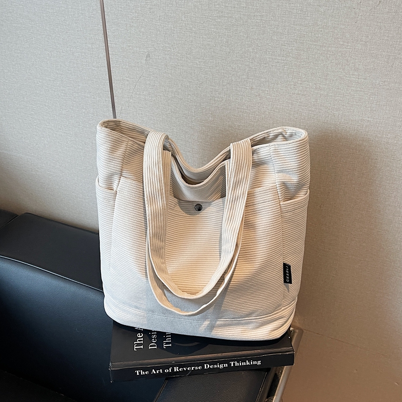 2025 New Casual Elegant Large Capacity Shoulder Bag Simple Shopping Commuter Essential Crossbody Bag Student Fashion Lightweight Crossbody Bag