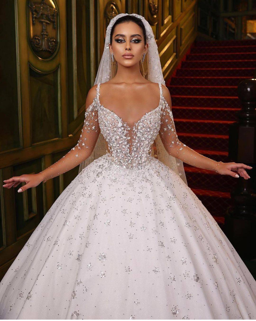 Charming Sequins Ball Gowns Wedding Dresses Spaghetti Strap Long Sleeve Bridal Gowns Customized Vestidos De Novia