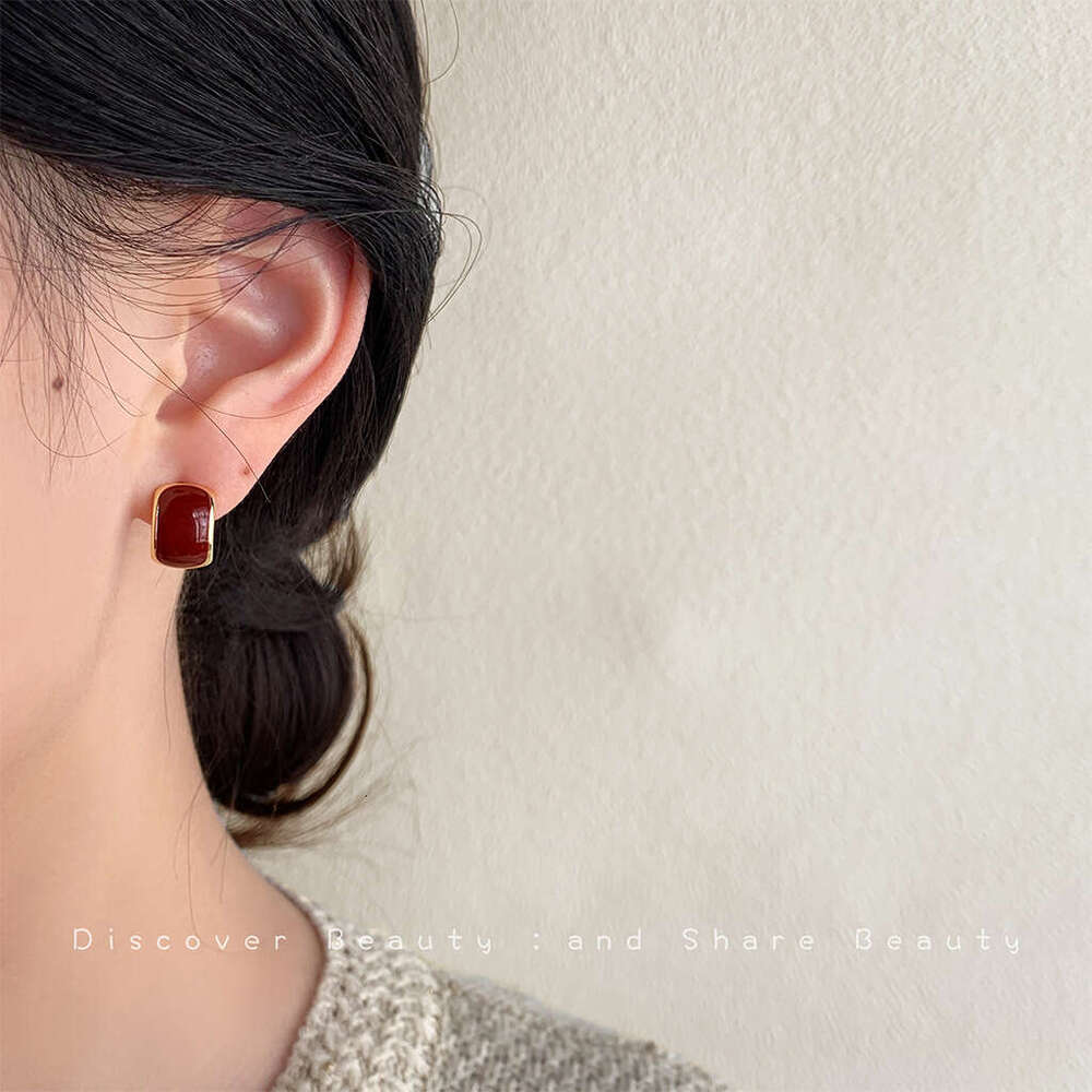 Bury Oil Drop Niche Light Pearl Studs for Women French Hepburn Style High-end Earrings