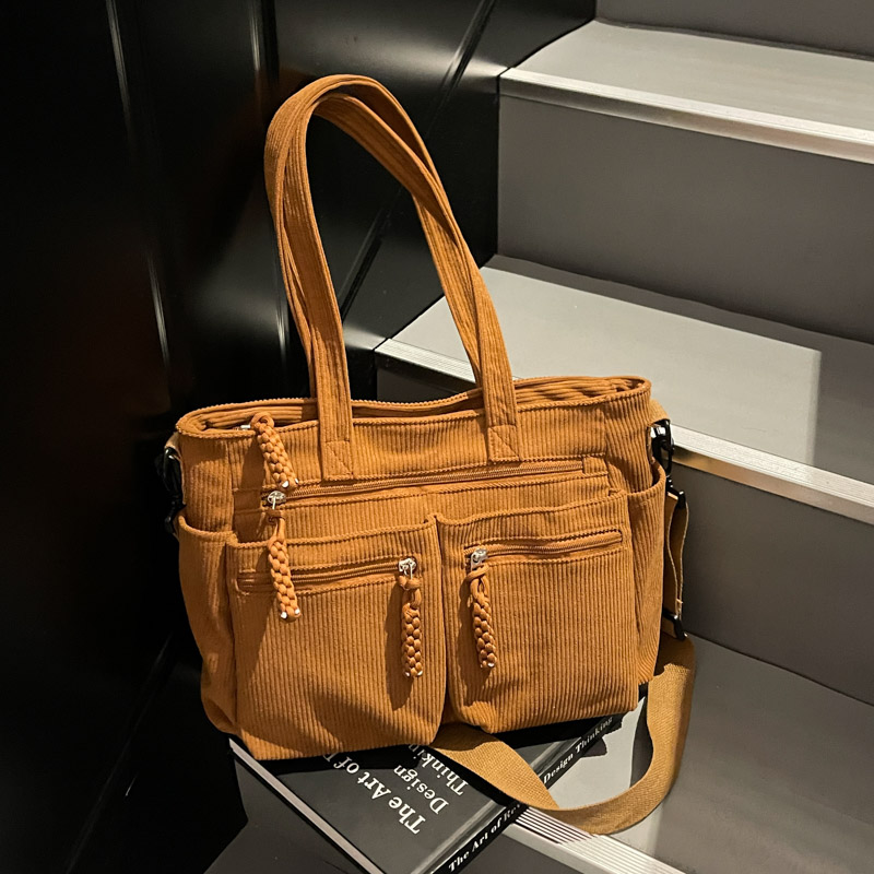 Ladies' elegant casual large capacity shoulder bag, simple and fashionable commuting ladies' crossbody bag, student lightweight crossbody ba