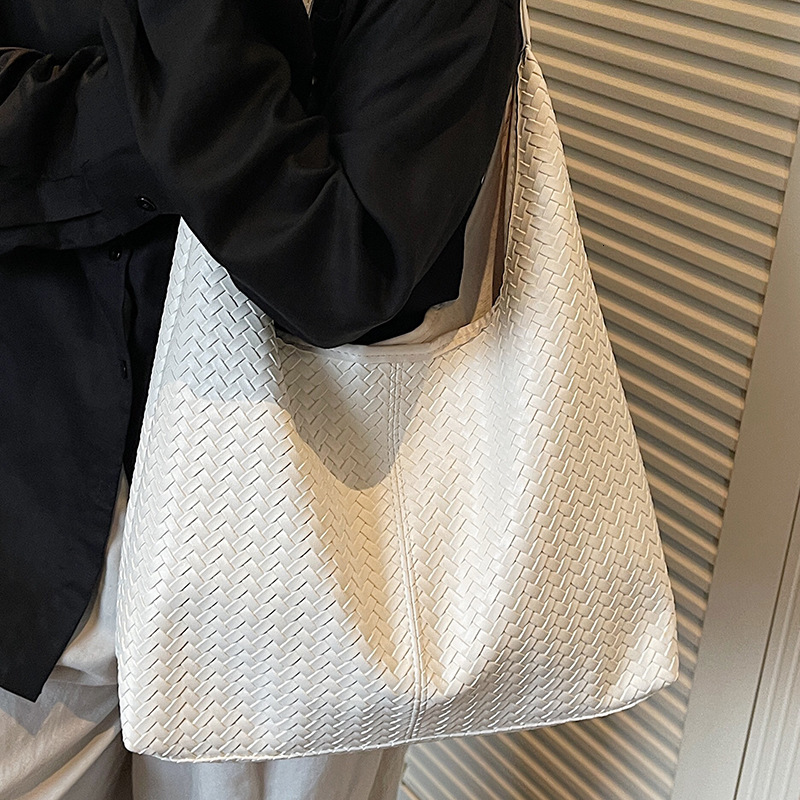 2025 New Retro Large Capacity Women's Bag Novel Shoulder Bag Luxury Bag Woven Pattern Handbag Designer Bag Crossbody Bag