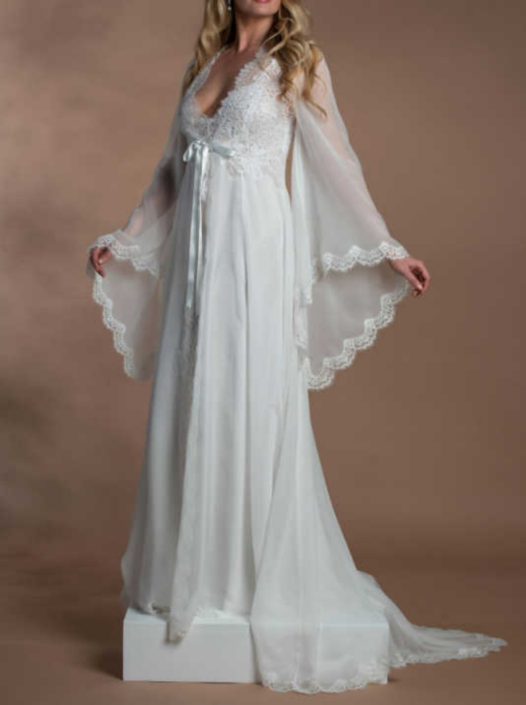 Elegant Women Robe Nightgown Bridal Pajamas V-Neck Long sleeve Appliques Maternity Dressing Shower Gown for Photography Custom Made