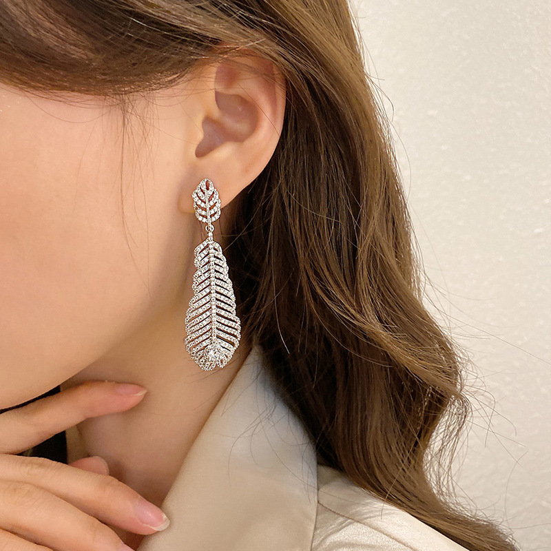 Choucong Sparkling Luxury Dangle Women Fashion Jewelry 18K White Gold Fill Pave White Zircon Gemstones Party Women Wedding Dangle Long Tassel Feather 