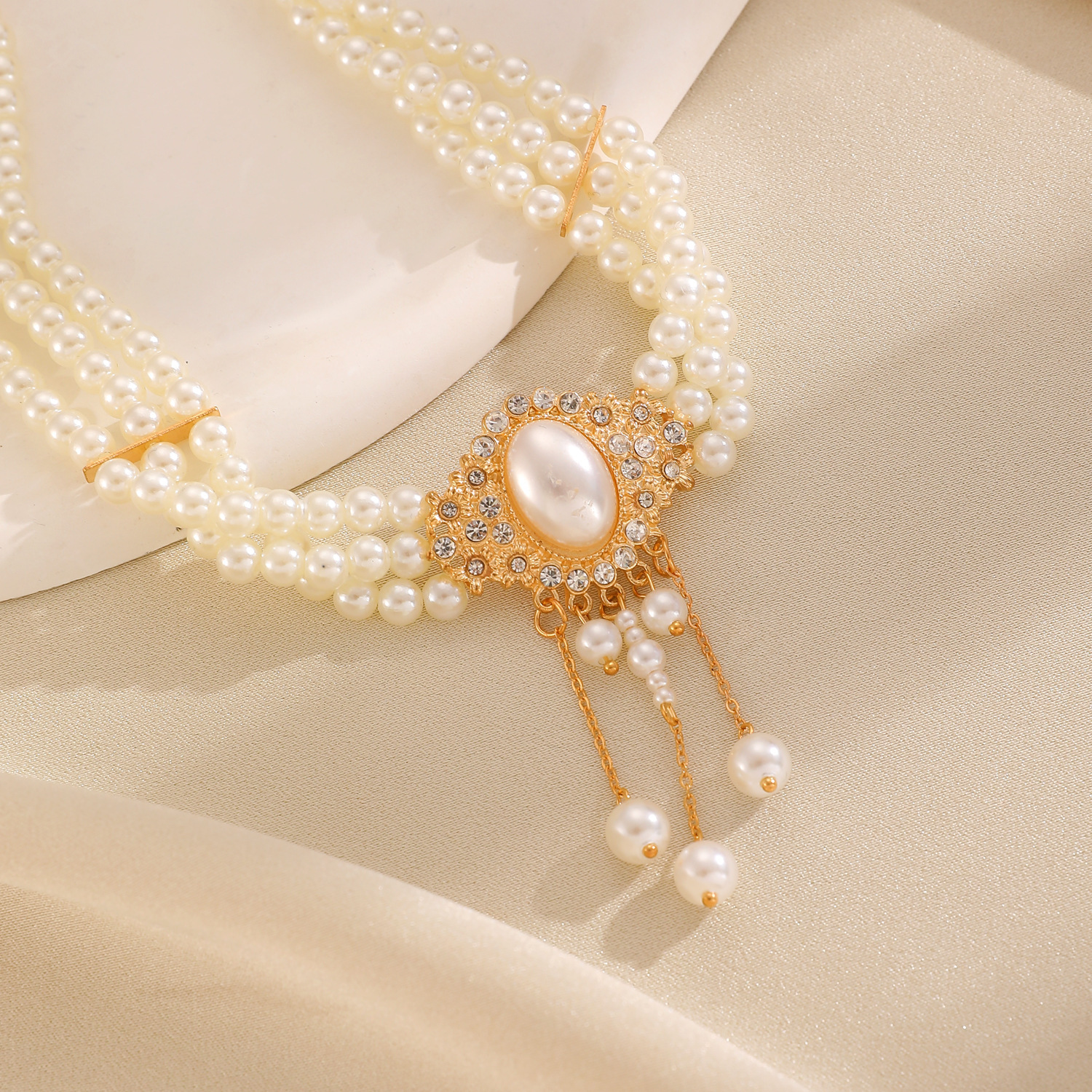 French Court Style Collarbone Chain Elegant Oval Pearl Tassel Necklace With Inlay