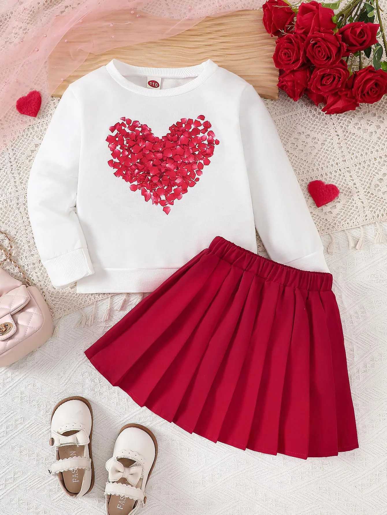 Spring 310y Kids Girls Clothes Heart Printing Tops Pleated Skirt 2pcs Sets Childrens Outdoor Daily Wear Valentines Day Gift L250926U4TQ