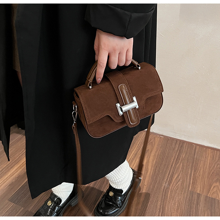 New women's small square bag autumn new fashion handbag trend versatile design casual retro style shoulder bag light luxury designer bag