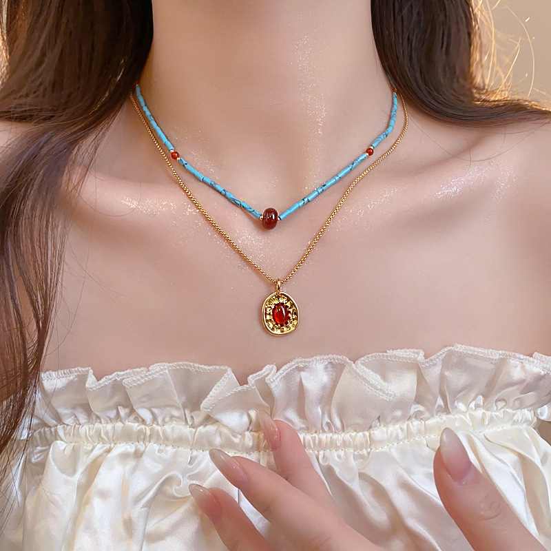 Gold - Toned Chain Necklace With Red Gemstone And Ornate Pendant Delicate Daily & Elegant Jewelry Gift For Her High - Quality And Stylish Accessory