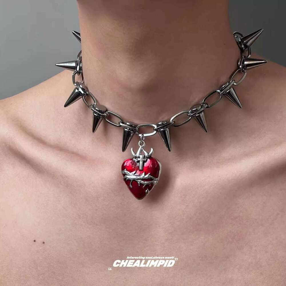 Yabi Culture Confinement Heart Rivet Punk Necklace Y2K Hip Hop Street Unisex Dark Style Clavicle Chain Rock style spiked choker