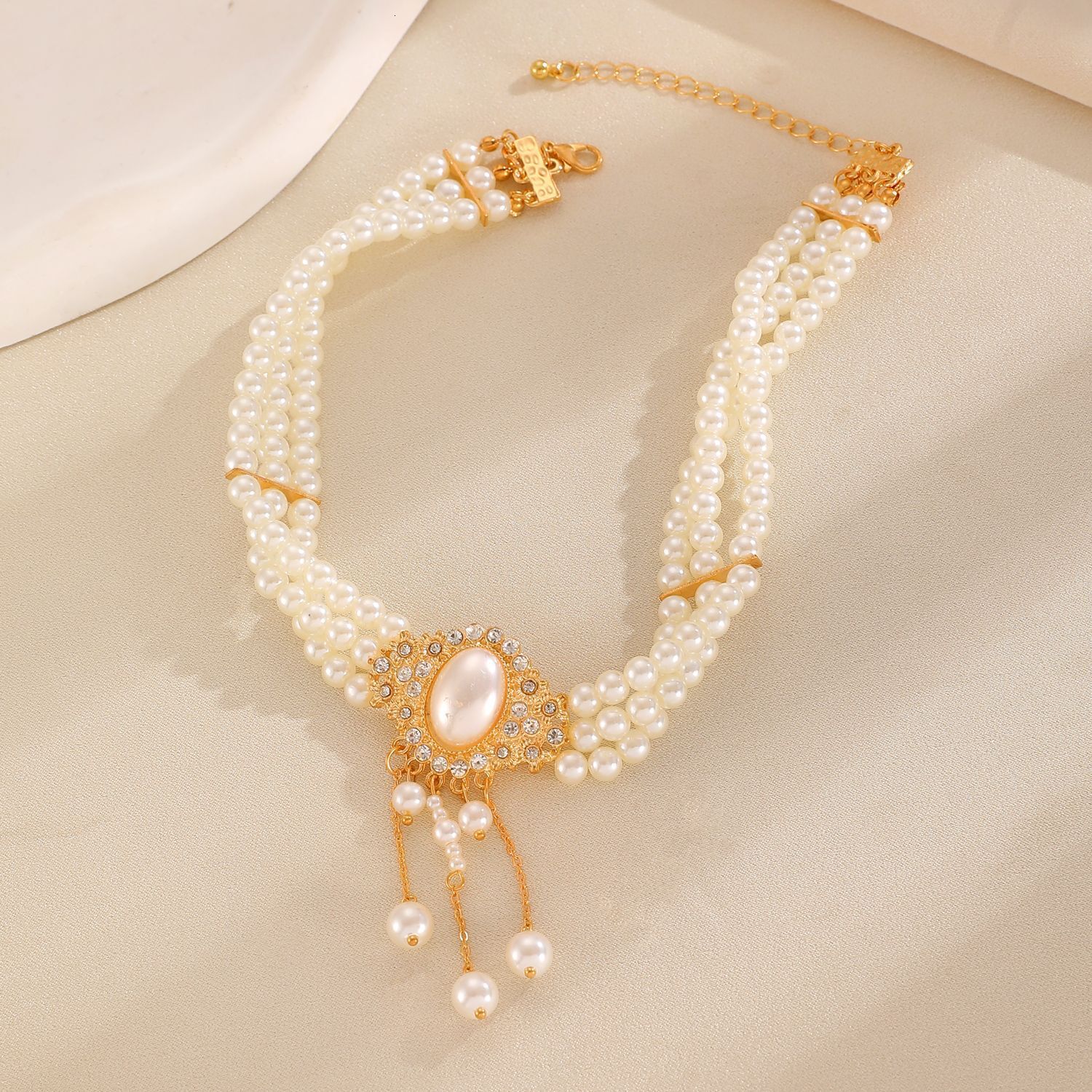 French Court Style Collarbone Chain Elegant Oval Pearl Tassel Necklace With Inlay