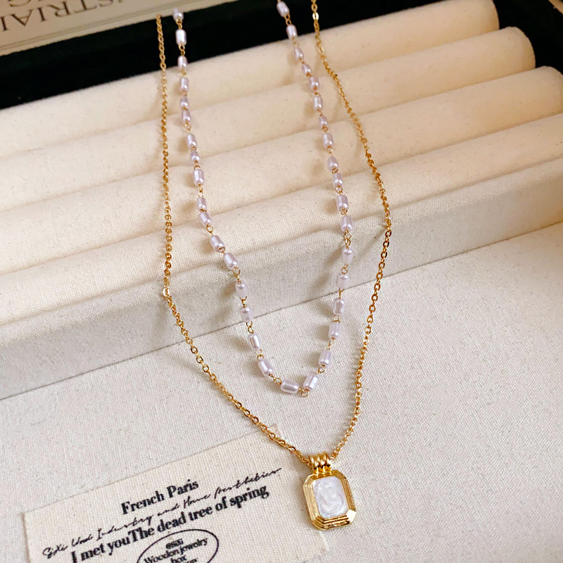 Gold - Toned Layered Necklace With Pearl Beads And Square Gem Pendant Delicate Daily & Elegant Jewelry Gift For Her High - Quality And Stylish Accesso