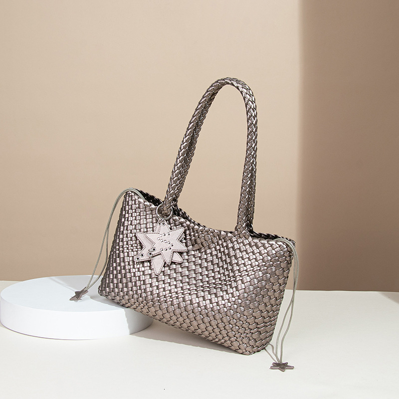 New Style Five-Pointed Star Pendant Niche Design Large Capacity Tote Shoulder Fashion Versatile Woven Bag