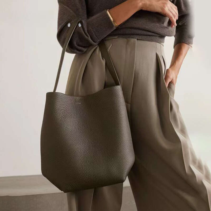 designer bag Luxury bag Bucket Genuine Leather Single Shoulder Handbag for Women High-end Simple Large Capacity Cowhide Commuter Tote Bag