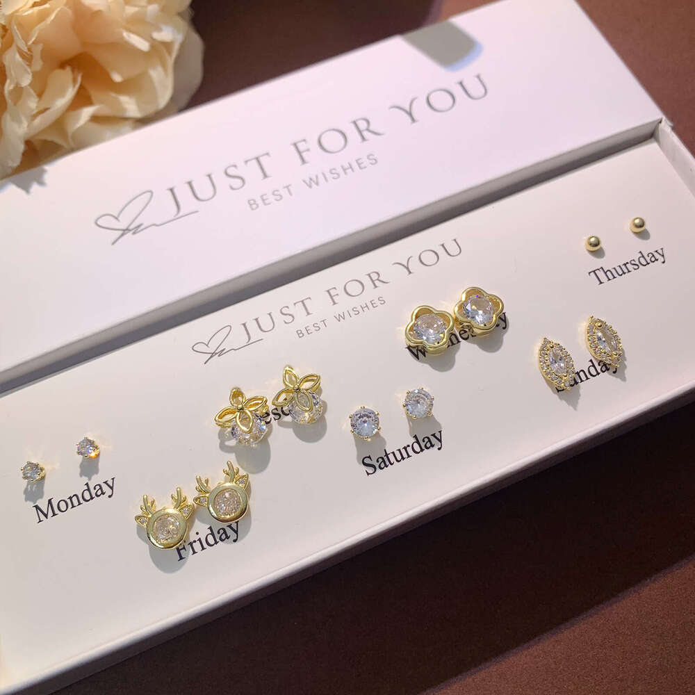 Heart-shaped Small Leaf Earrings Simple Weekly Gift Box Set 7 Pairs Cute Cat Ear Bone Studs Women's Jewelry