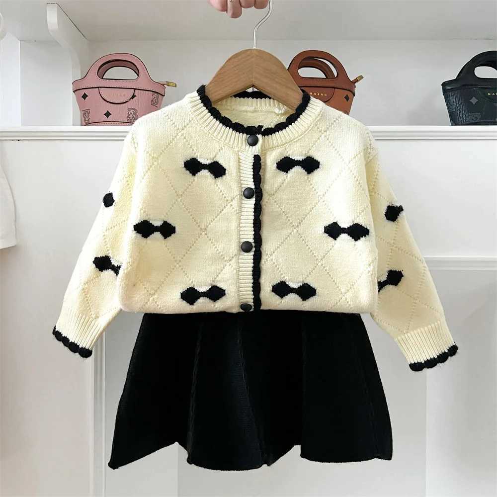Winter Autumn Baby Girls Flower Sweater Knitted Skirts 2 Pcs Sets Kids Clothes Knitwear Toddler Girls Pullovers Outerwear Coat L250926N2M8