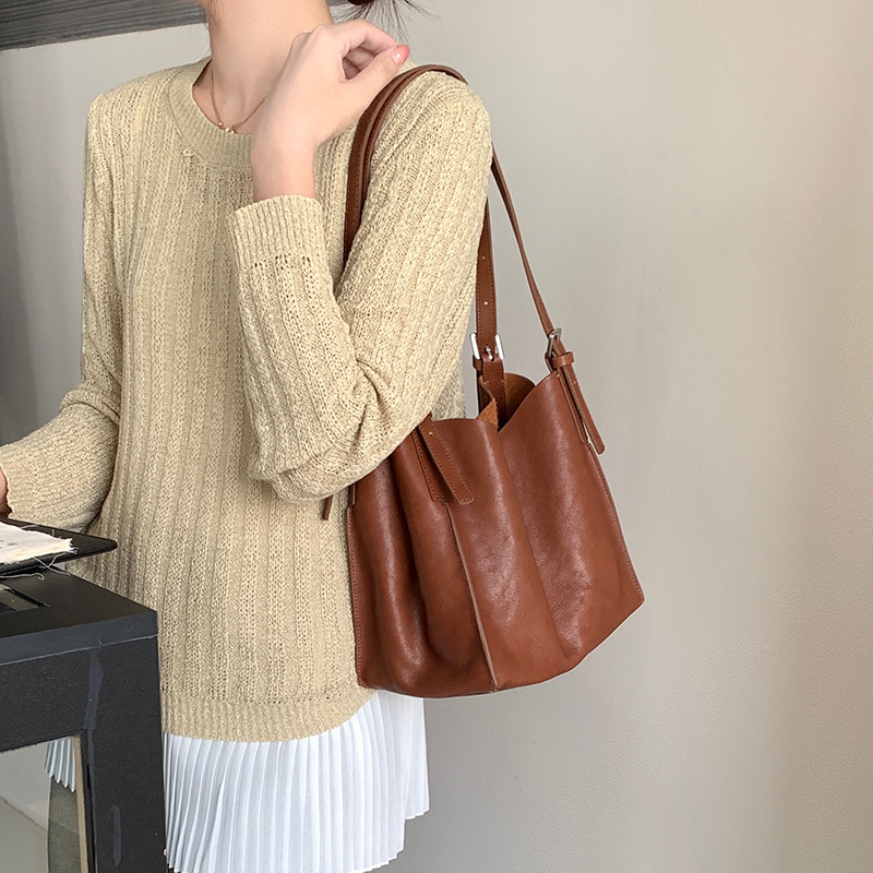 Vintage leather homeless handbag new niche casual minimalist commuting basket bag Luxury bag women s shoulder bag new designer bag Designer Bag