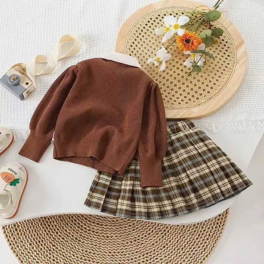 2025 New Children Autumn Winter Princess Clothes Set Girls Bear Knitted Sweater Plaid Skirts Twopiece Set Outfit 18Y L250926Q8G6