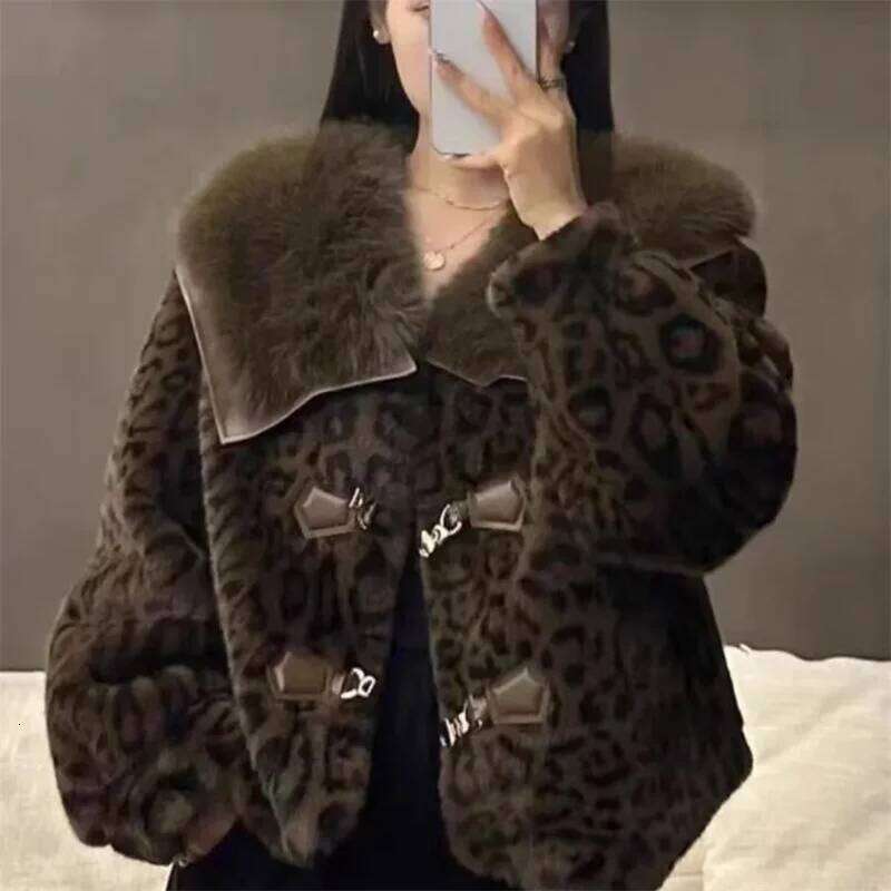 High Quality 2025 Fashion Collor Mink Jacket New Short Design Thick And Warm Leopard Print Imitating Fur Coat