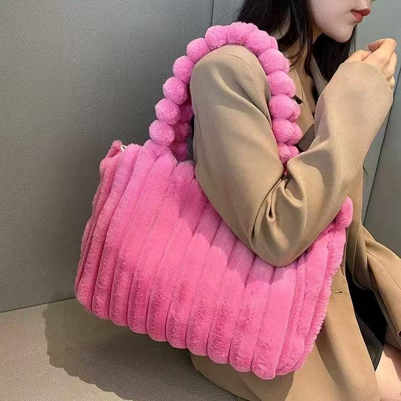 Autumn and Winter New Plush Women s Fashion Inner Bag Handbag Single Shoulder Fashion Women s Handbag Designer Bag Luxury bag Women s Single Shoulder 