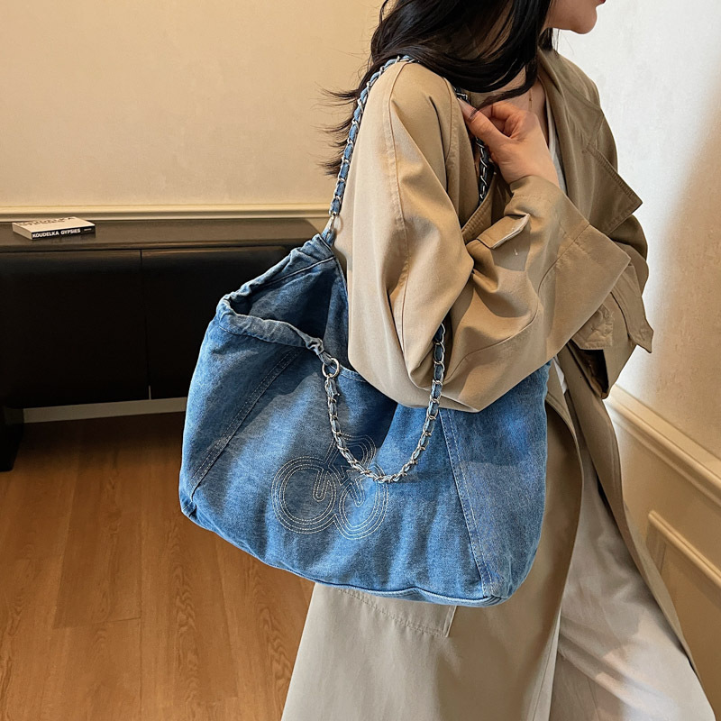 Loose denim large bag women s new fashionable large capacity handbag autumn and winter chain armpit bag designer bag Luxury bag women s shoulder bag D
