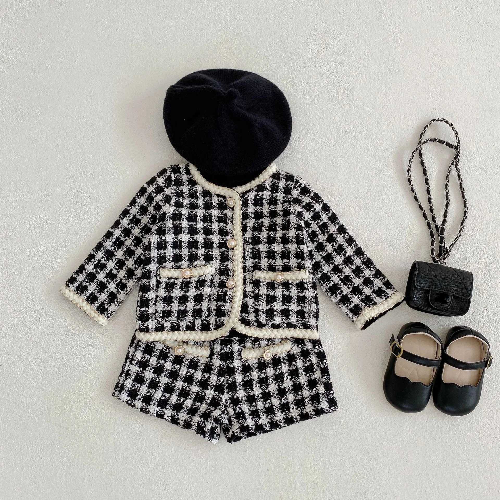 New autumn baby clothes for 24 years old baby girl suit black and white plaid longsleeved coat shorts L250926SPIT