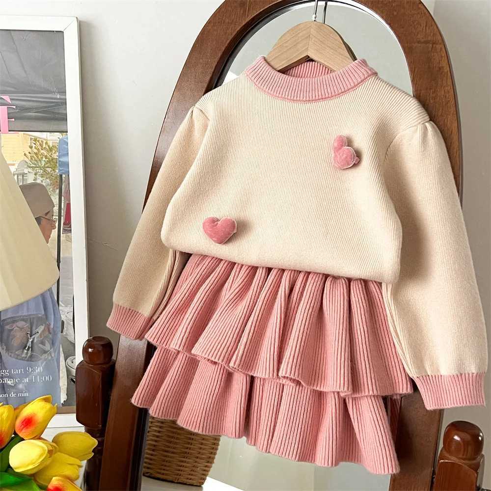 Girls Sweater Set AutumnWinter New Korean Style Solid Color Love Knitted Long Sleeve Cake Skirt Two Piece Set L250926GRRG