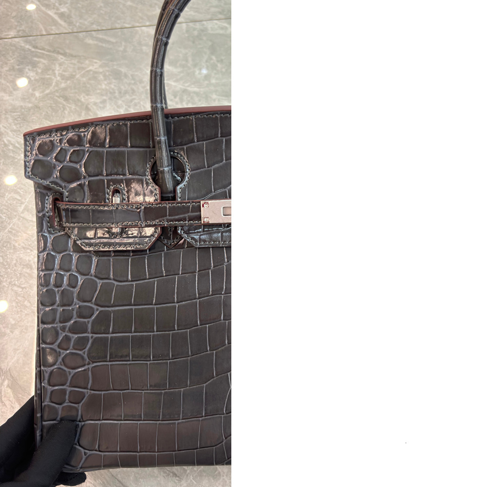 Designer Retro Fashion Leather Bag Crocodile Pattern 2025 New Women's Shoulder Bag Large Capacity Multifunctional Handbag