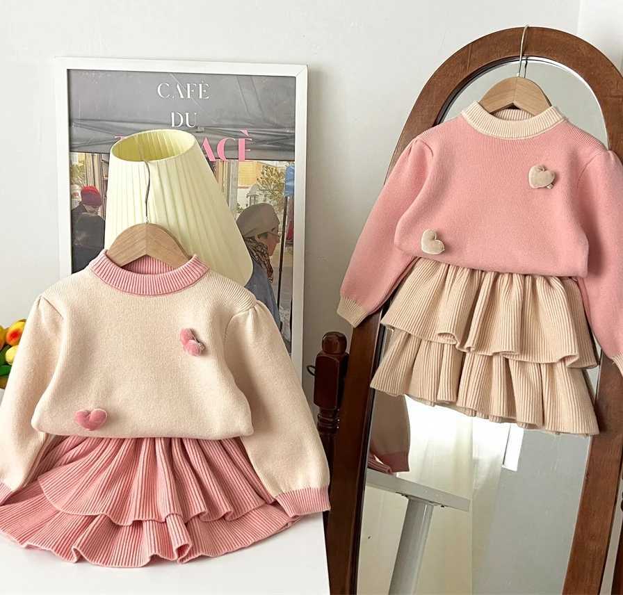 Girls Sweater Set AutumnWinter New Korean Style Solid Color Love Knitted Long Sleeve Cake Skirt Two Piece Set L250926GRRG